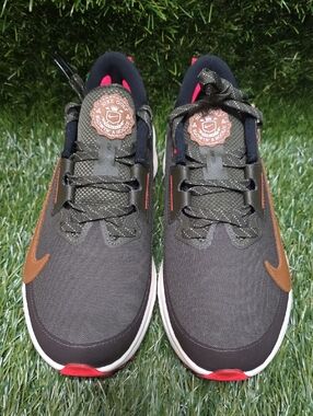 Nike Air Zoom Infinity Tour 2 NRG. Size 9.5